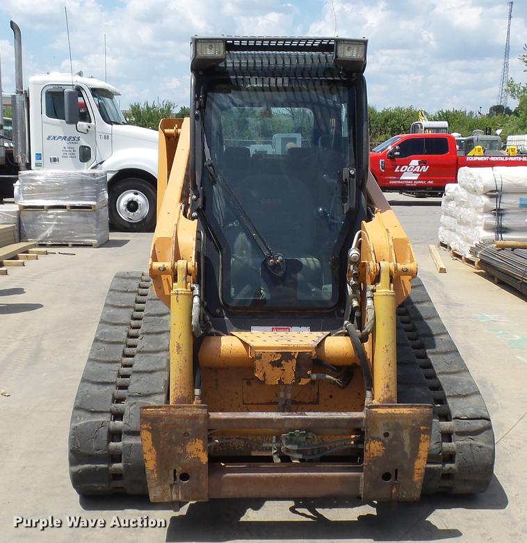 image for item DX9368 2010 Case 440 CT Series III skid steer