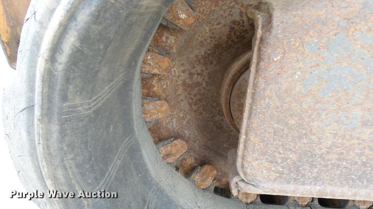 image for item DX9368 2010 Case 440 CT Series III skid steer