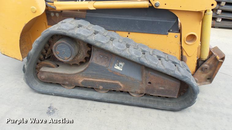 image for item DX9368 2010 Case 440 CT Series III skid steer