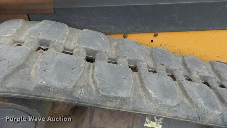 image for item DX9368 2010 Case 440 CT Series III skid steer
