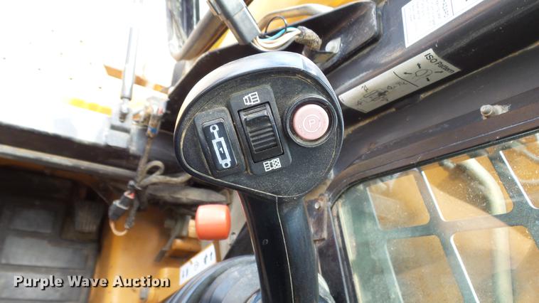 image for item DX9368 2010 Case 440 CT Series III skid steer