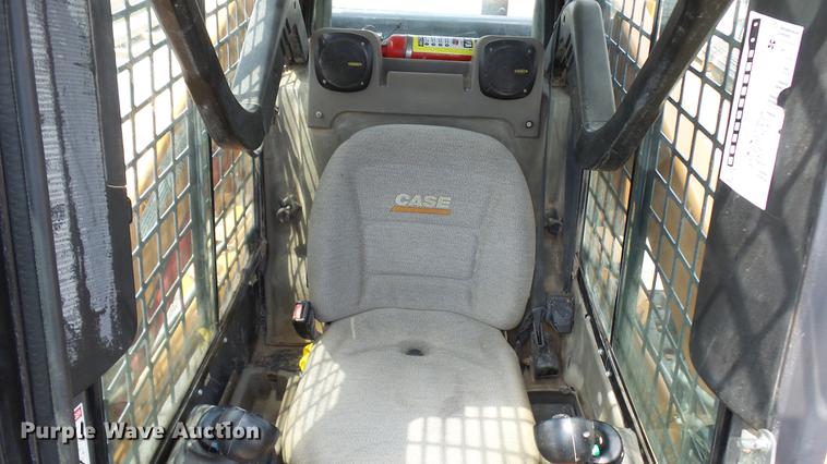 image for item DX9368 2010 Case 440 CT Series III skid steer