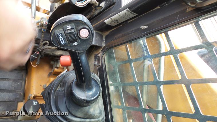 image for item DX9368 2010 Case 440 CT Series III skid steer