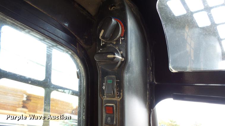 image for item DX9368 2010 Case 440 CT Series III skid steer