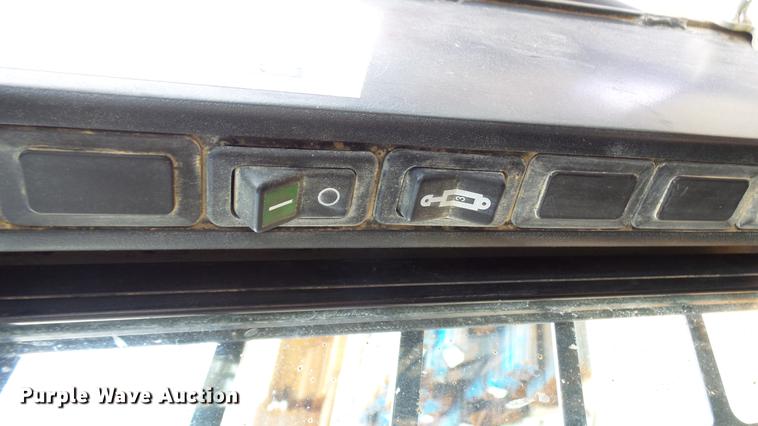 image for item DX9368 2010 Case 440 CT Series III skid steer