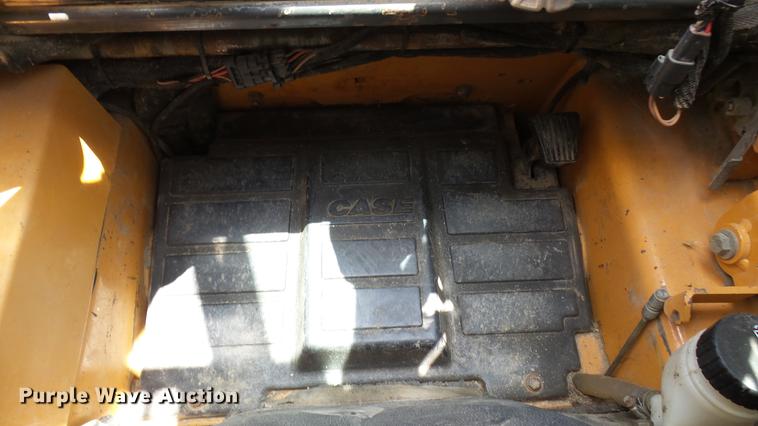 image for item DX9368 2010 Case 440 CT Series III skid steer