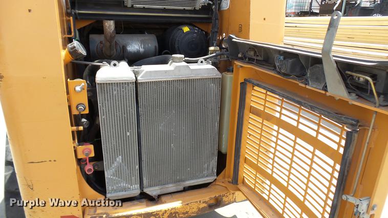 image for item DX9368 2010 Case 440 CT Series III skid steer