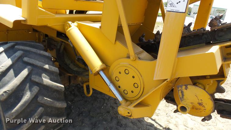 image for item DX9437 2002 Vermeer V8550A trencher