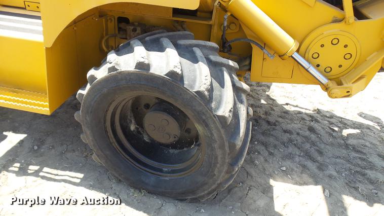 image for item DX9437 2002 Vermeer V8550A trencher