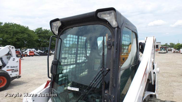image for item DX9442 2017 Bobcat T650 skid steer