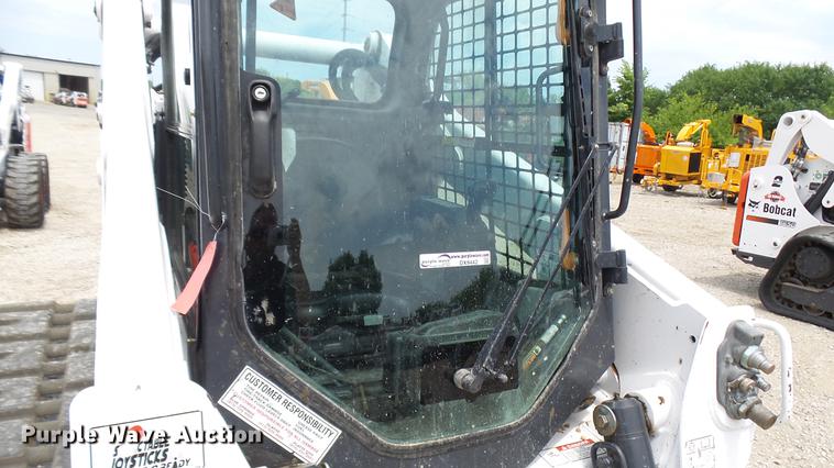 image for item DX9442 2017 Bobcat T650 skid steer