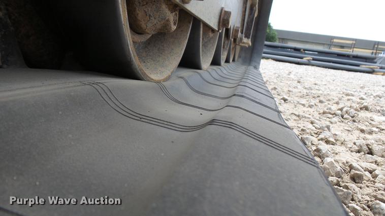 image for item DX9442 2017 Bobcat T650 skid steer