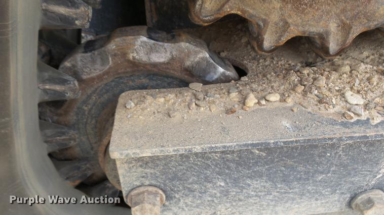 image for item DX9442 2017 Bobcat T650 skid steer