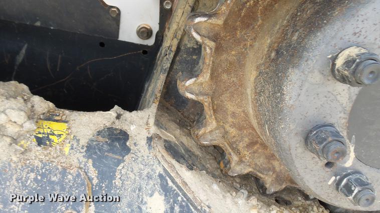 image for item DX9442 2017 Bobcat T650 skid steer