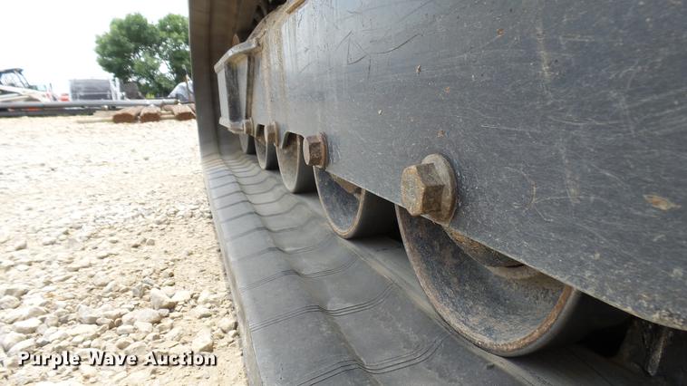 image for item DX9442 2017 Bobcat T650 skid steer