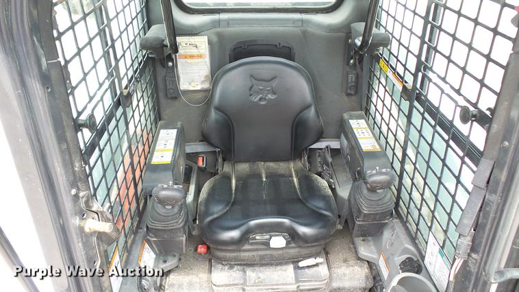 image for item DX9442 2017 Bobcat T650 skid steer
