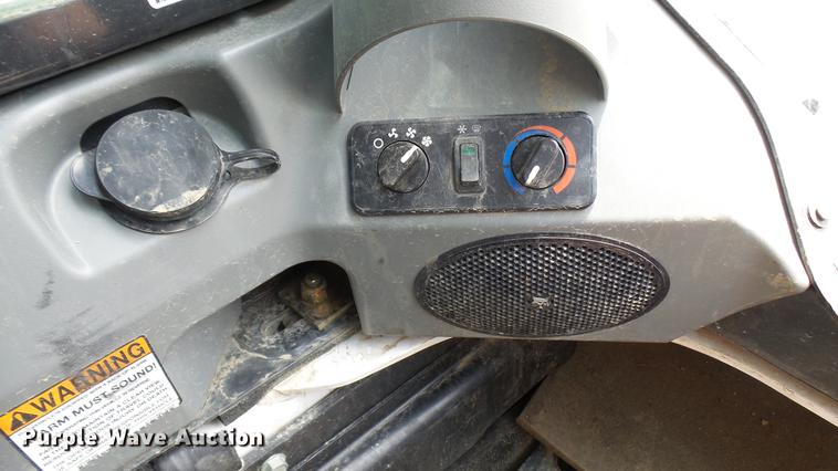 image for item DX9442 2017 Bobcat T650 skid steer