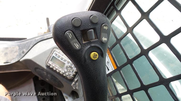 image for item DX9442 2017 Bobcat T650 skid steer