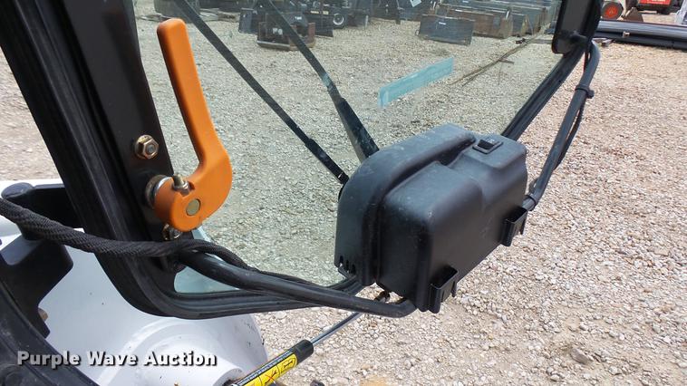 image for item DX9443 2016 Bobcat T650 skid steer