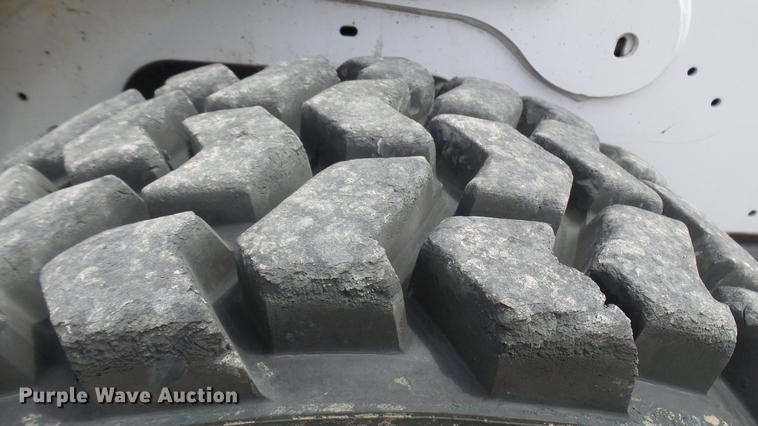 image for item DX9444 2014 Bobcat S650 skid steer