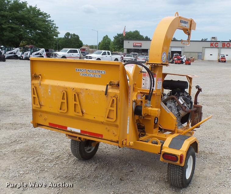Bandit 65XP wood chipper in Olathe, KS Item DX9445 sold Purple Wave
