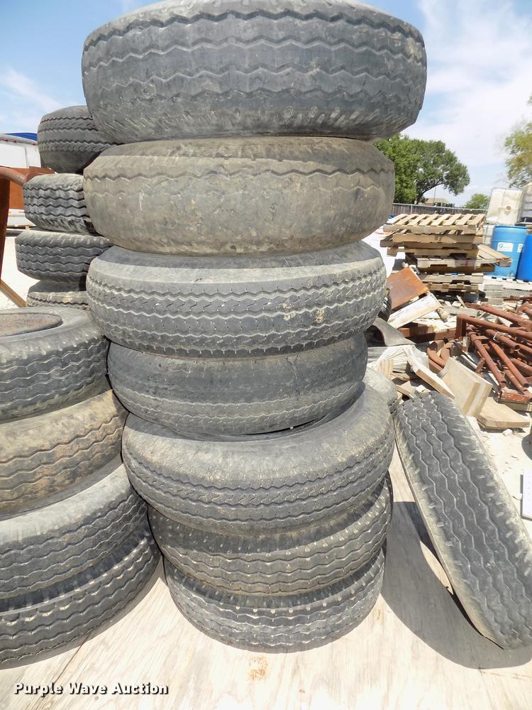 (21) 814.5 tires and wheels in Omaha, NE Item DZ9523 sold Purple Wave