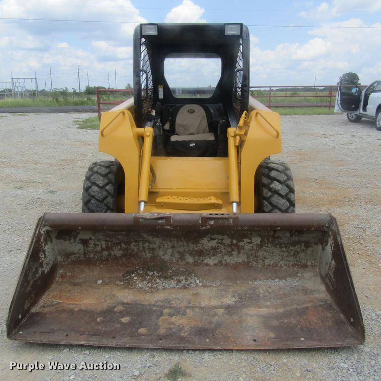 image for item EB9608 1999 John Deere 240 skid steer