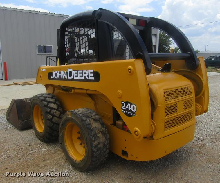 image for item EB9608 1999 John Deere 240 skid steer