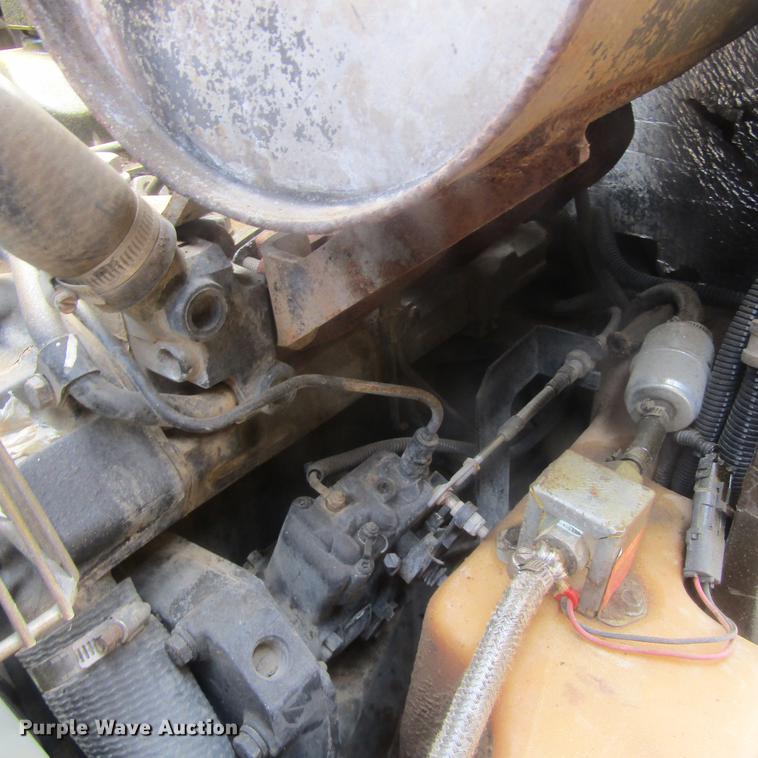 image for item EB9608 1999 John Deere 240 skid steer