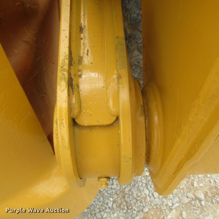 image for item EB9608 1999 John Deere 240 skid steer