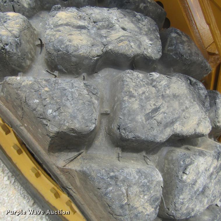 image for item EB9608 1999 John Deere 240 skid steer