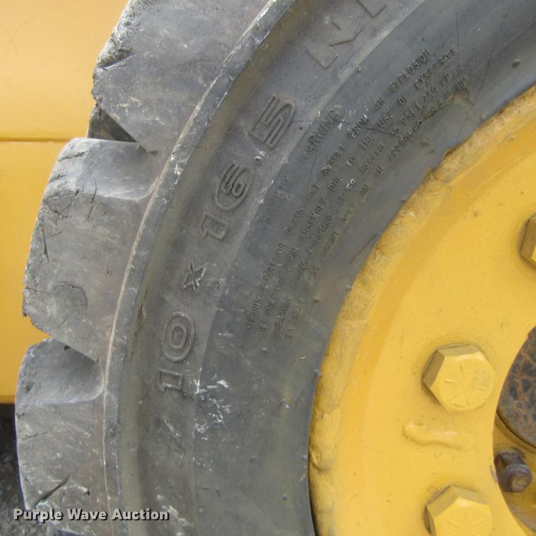 image for item EB9608 1999 John Deere 240 skid steer