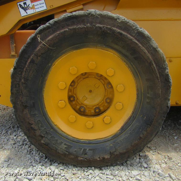 image for item EB9608 1999 John Deere 240 skid steer