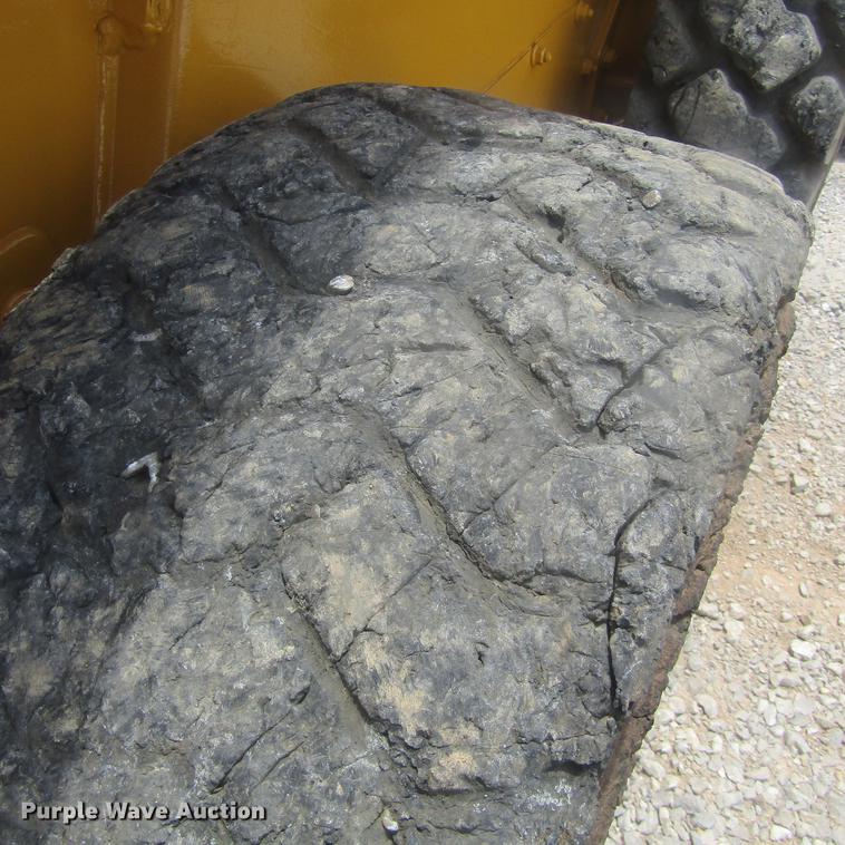 image for item EB9608 1999 John Deere 240 skid steer