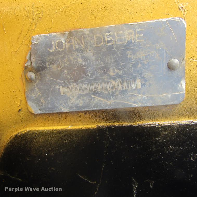 image for item EB9608 1999 John Deere 240 skid steer
