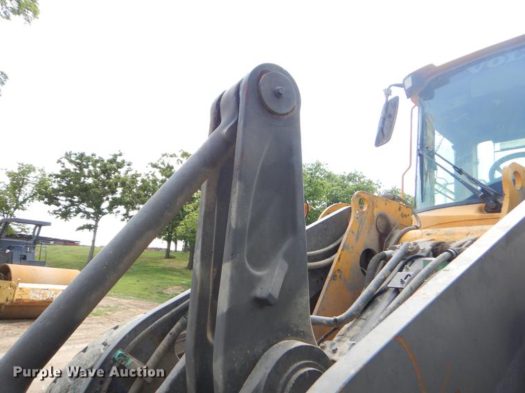 image for item EC9452 2005 Volvo L120E wheel loader