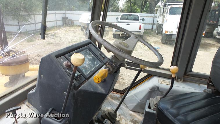 image for item EF9223 JCB 1400B backhoe