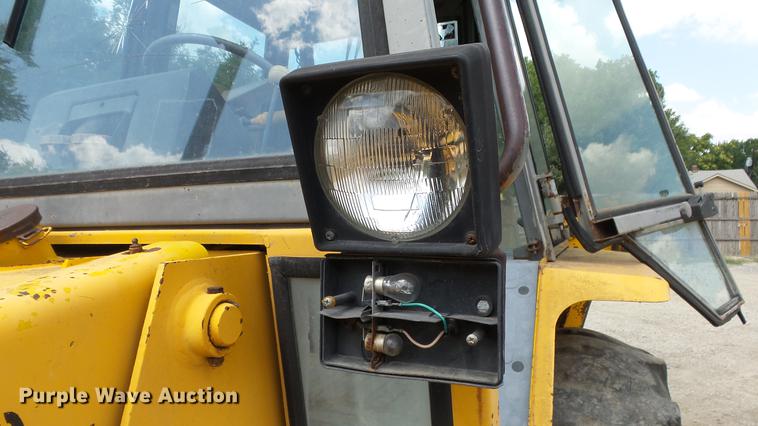 image for item EF9223 JCB 1400B backhoe