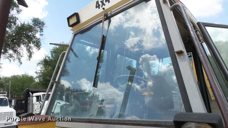 image for item EF9223 JCB 1400B backhoe