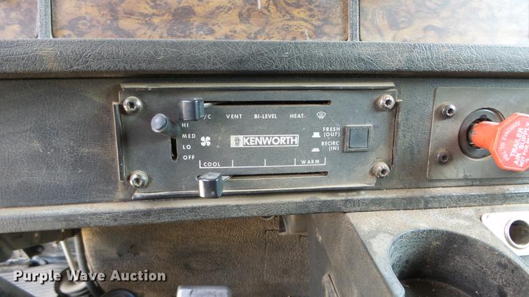 image for item EF9224 1993 Kenworth T600 dump truck