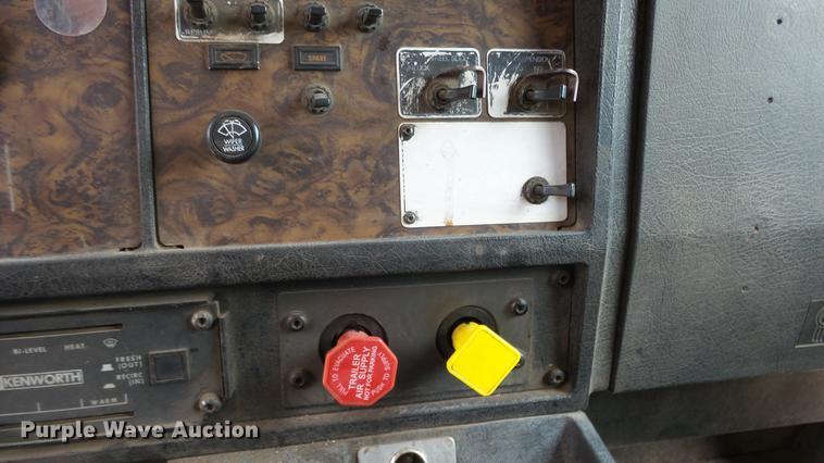 image for item EF9224 1993 Kenworth T600 dump truck