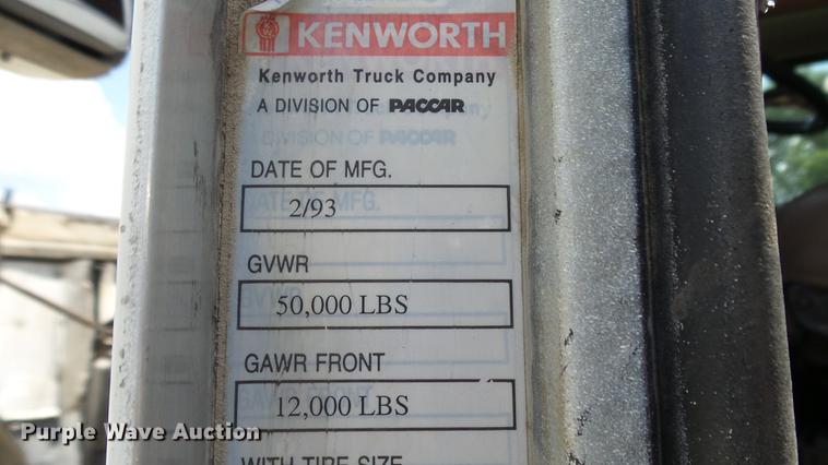 image for item EF9224 1993 Kenworth T600 dump truck