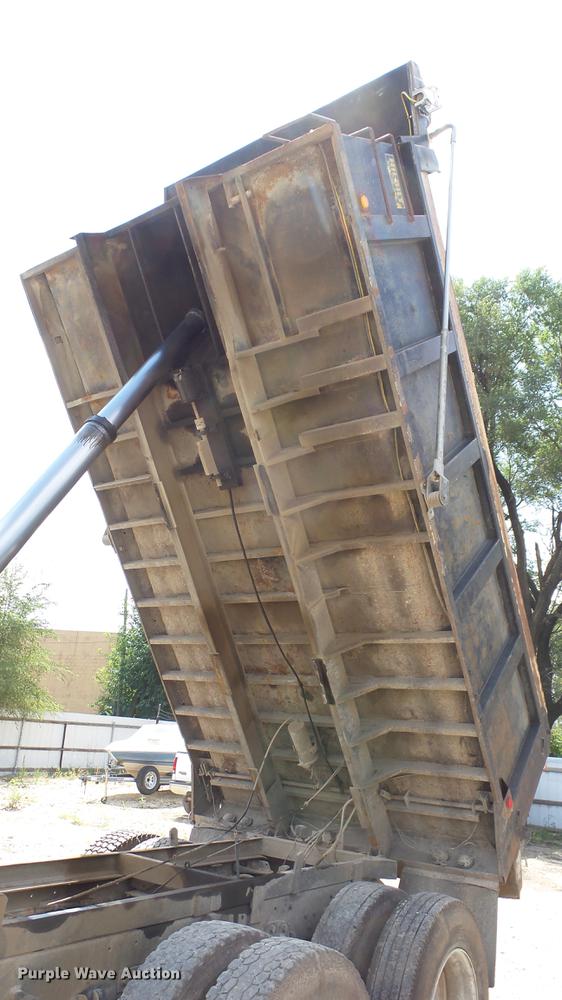 image for item EF9224 1993 Kenworth T600 dump truck