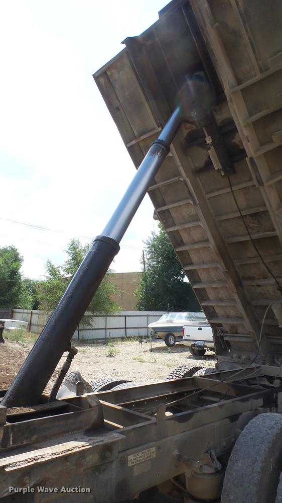 image for item EF9224 1993 Kenworth T600 dump truck