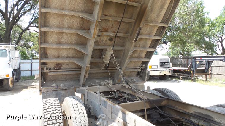 image for item EF9224 1993 Kenworth T600 dump truck