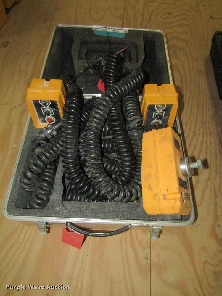 image for item EH9251 (2) Tracer ST2-20 grade controllers