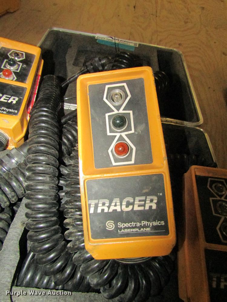 image for item EH9251 (2) Tracer ST2-20 grade controllers