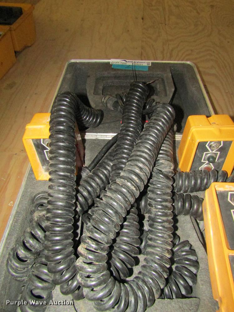 image for item EH9251 (2) Tracer ST2-20 grade controllers