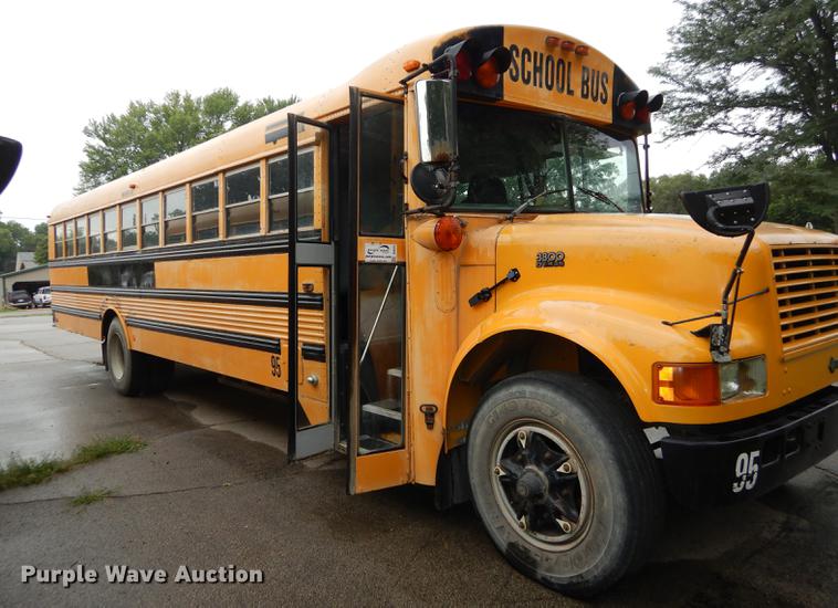 image for item DB8345 1995 International 3800 Thomas school bus
