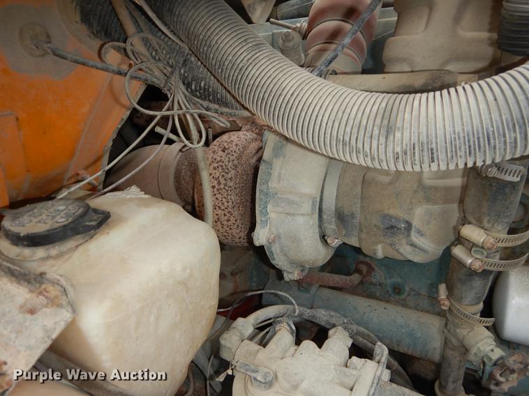 image for item DB8345 1995 International 3800 Thomas school bus